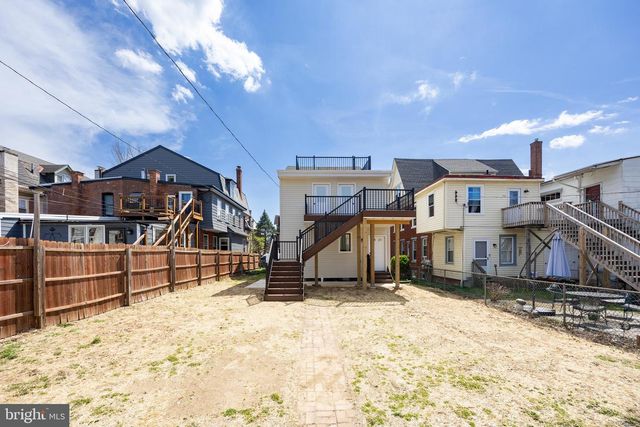 325 W BARNARD ST W, West Chester, PA 19382