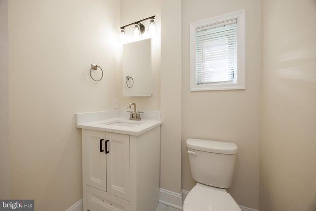 325 W BARNARD ST W, West Chester, PA 19382