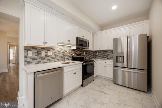 325 W BARNARD ST W, West Chester, PA 19382