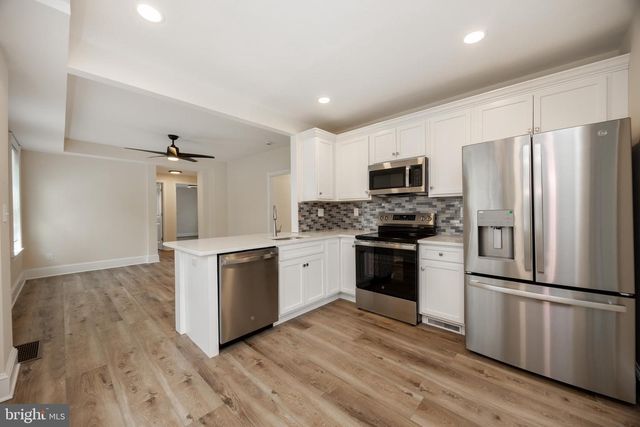325 W BARNARD ST W, West Chester, PA 19382