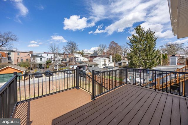 325 W BARNARD ST W, West Chester, PA 19382