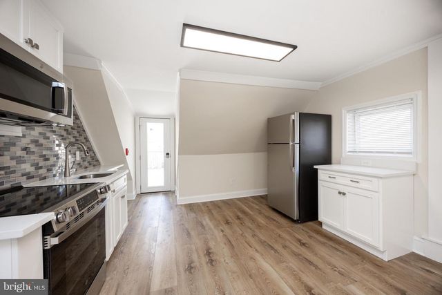 325 W BARNARD ST W, West Chester, PA 19382