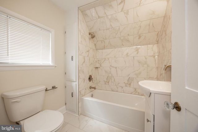 325 W BARNARD ST W, West Chester, PA 19382