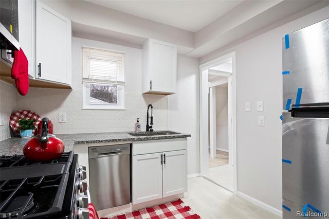 1387 University Avenue, Lincoln Park, MI 48146