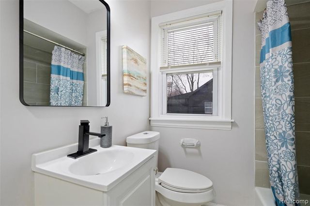 1387 University Avenue, Lincoln Park, MI 48146