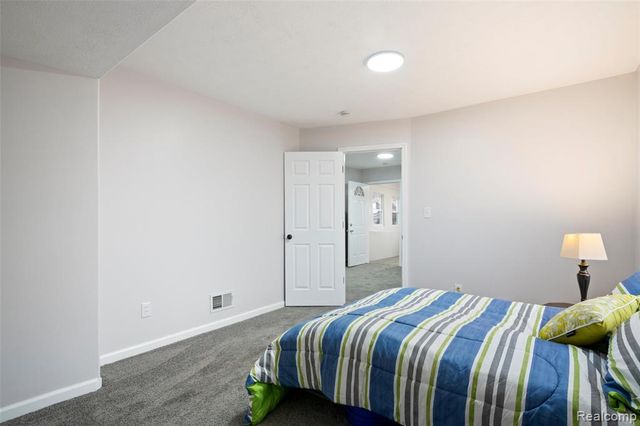 1387 University Avenue, Lincoln Park, MI 48146