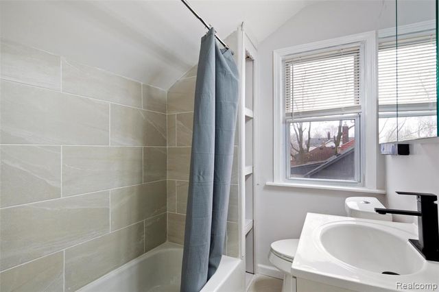 1387 University Avenue, Lincoln Park, MI 48146