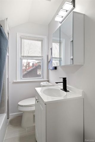 1387 University Avenue, Lincoln Park, MI 48146