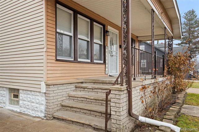 1387 University Avenue, Lincoln Park, MI 48146