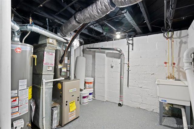 1387 University Avenue, Lincoln Park, MI 48146