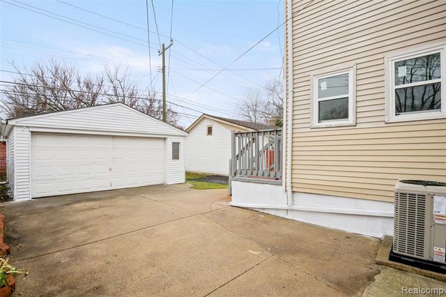 1387 University Avenue, Lincoln Park, MI 48146