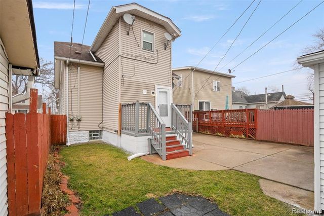 1387 University Avenue, Lincoln Park, MI 48146