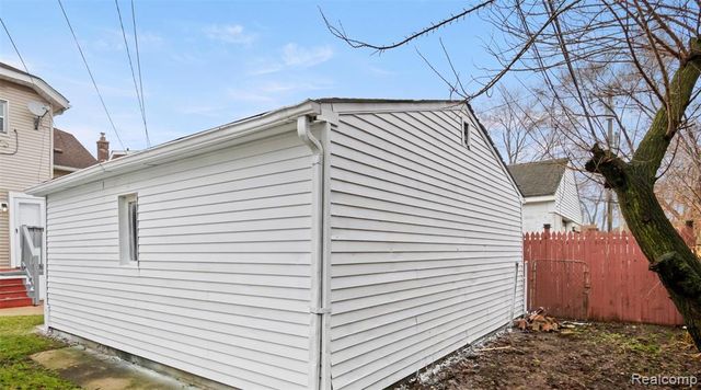 1387 University Avenue, Lincoln Park, MI 48146