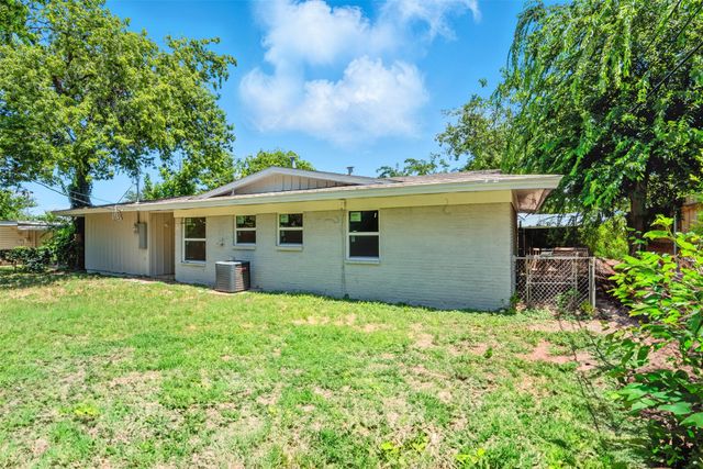 5151 Trail Lake Drive, Fort Worth, TX 76133
