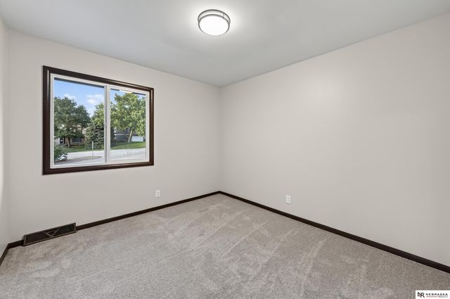 11311 Taylor Street, Omaha, NE 68164