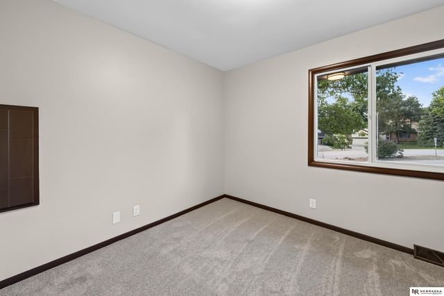 11311 Taylor Street, Omaha, NE 68164