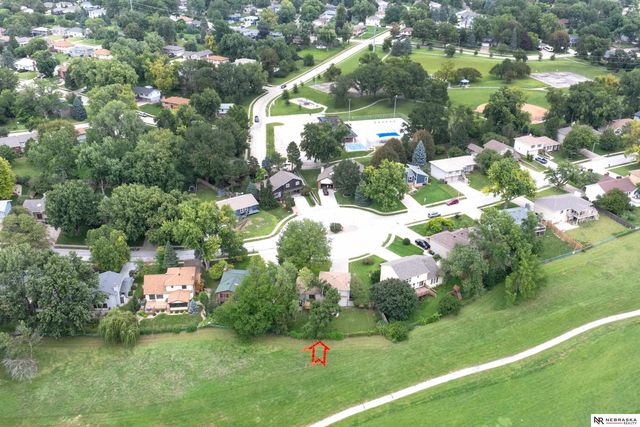 11311 Taylor Street, Omaha, NE 68164