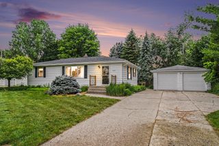 2162 Finsbury Lane Nw, City Of Grand Rapids, MI 49504