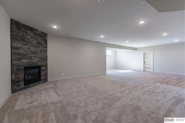 21804 Hackberry Drive, Gretna, NE 68028