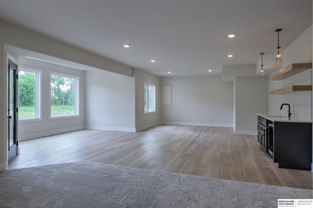 21804 Hackberry Drive, Gretna, NE 68028