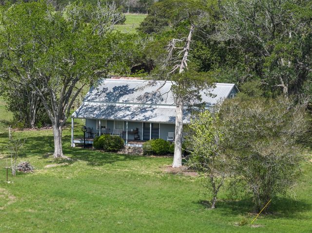5930 S State Highway 237, Fayetteville, TX 78954