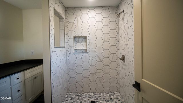 1437 Beacon Rd, Talbott, TN 37877