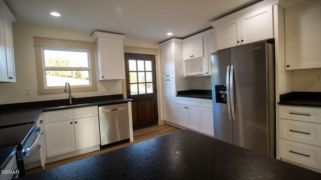 1437 Beacon Rd, Talbott, TN 37877