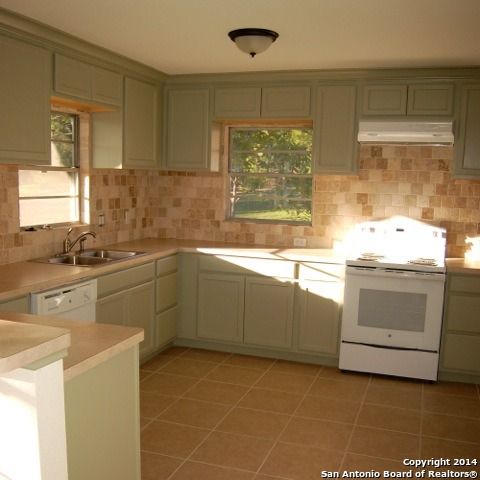 355 Ave Maria, San Antonio, TX 78216