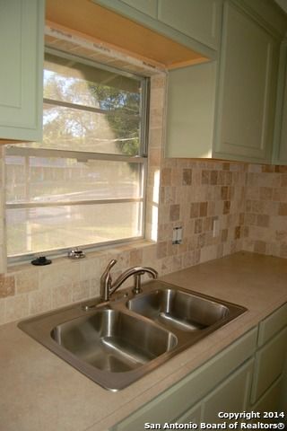 355 Ave Maria, San Antonio, TX 78216