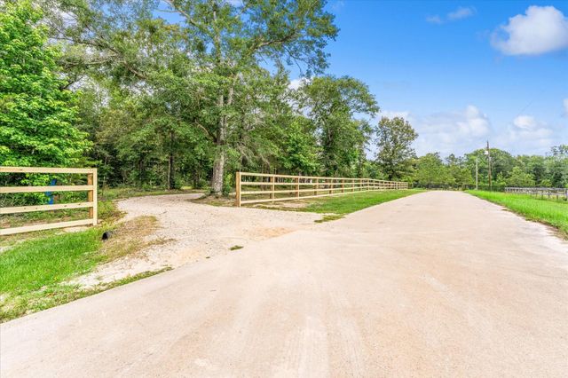 341 Big Buck Drive, Cleveland, TX 77328