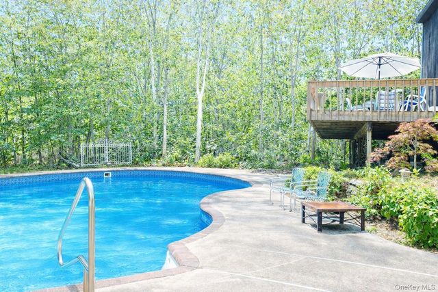 48 Island View Drive W, Sag Harbor, NY 11963