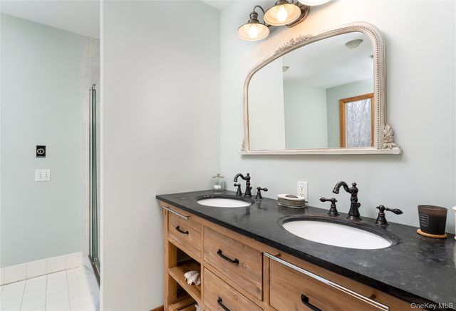 48 Island View Drive W, Sag Harbor, NY 11963