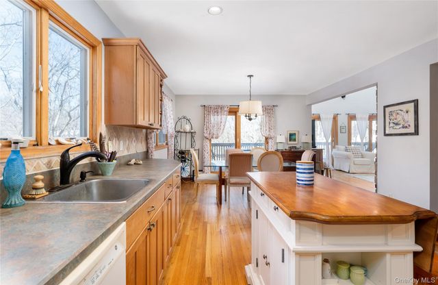 48 Island View Drive W, Sag Harbor, NY 11963