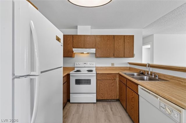 2702 Alicialynn Way D, Las Vegas, NV 89121