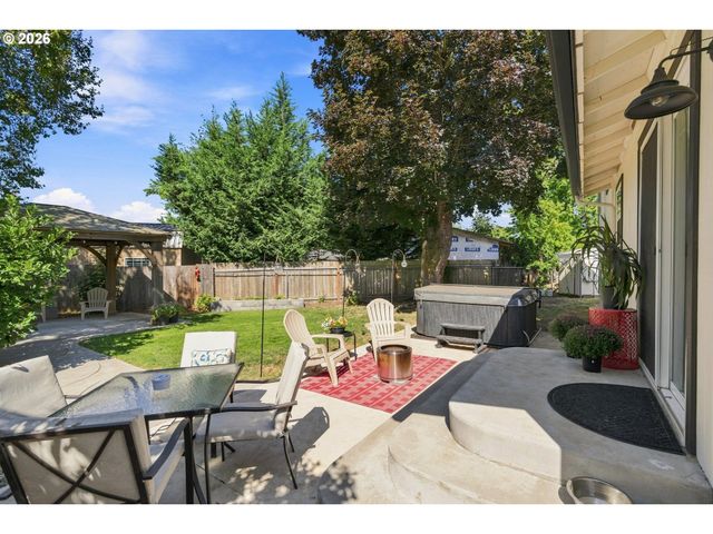 2312 ERMINE Ct, Albany, OR 97322
