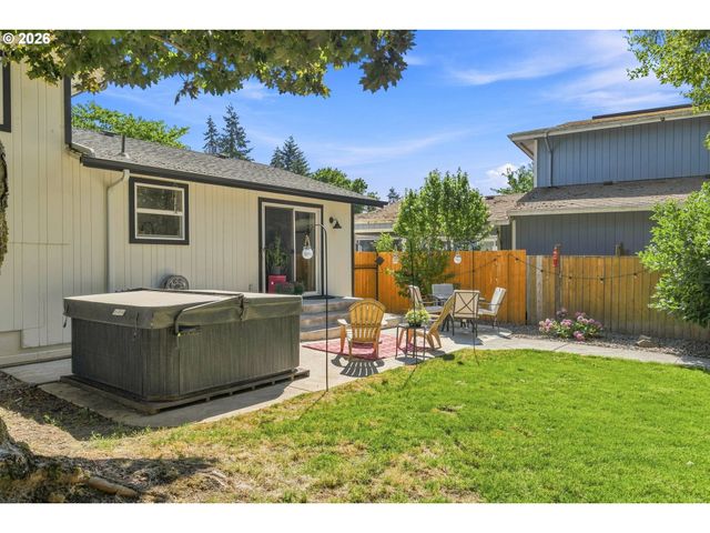 2312 ERMINE Ct, Albany, OR 97322