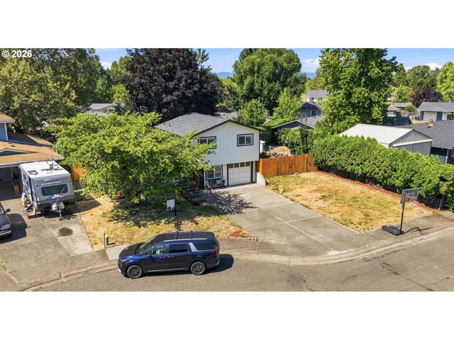 2312 ERMINE Ct, Albany, OR 97322