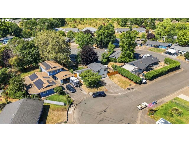 2312 ERMINE Ct, Albany, OR 97322