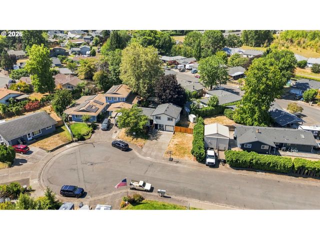 2312 ERMINE Ct, Albany, OR 97322
