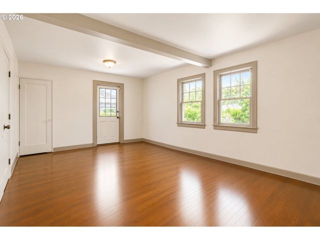 1329 Sw HUME St, Portland, OR 97219