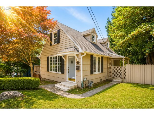 1329 Sw HUME St, Portland, OR 97219