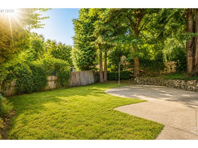 1329 Sw HUME St, Portland, OR 97219