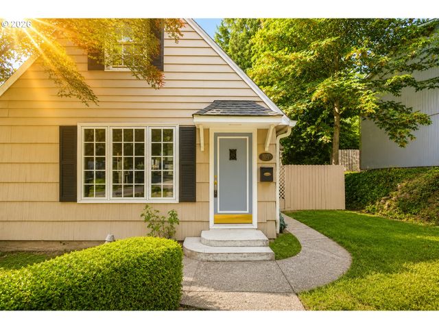 1329 Sw HUME St, Portland, OR 97219