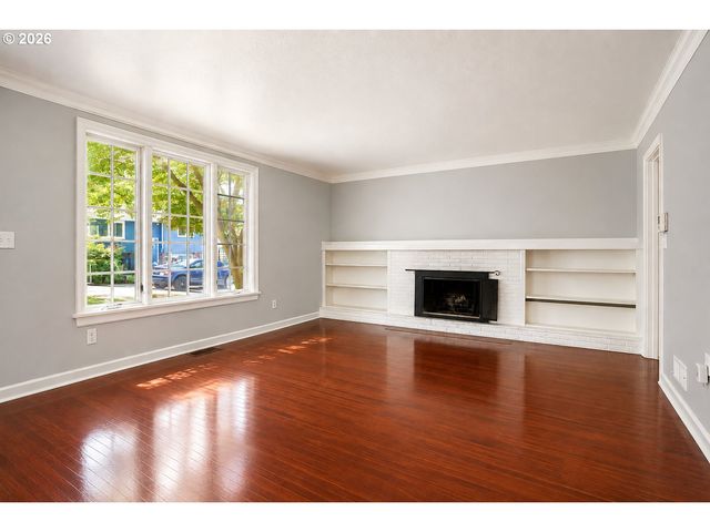 1329 Sw HUME St, Portland, OR 97219