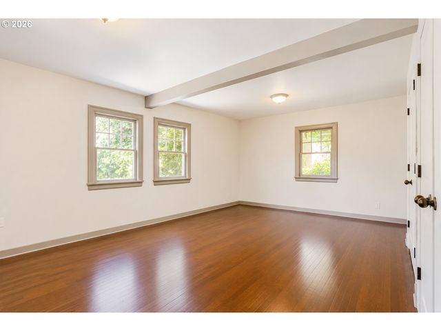 1329 Sw HUME St, Portland, OR 97219