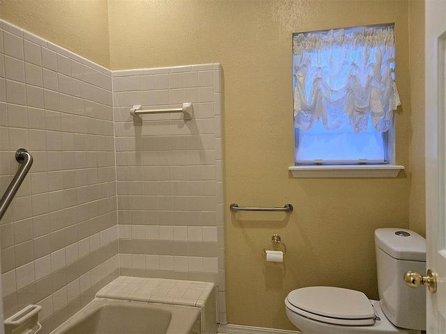 9020 N Timberview Drive, Midwest City, OK 73130