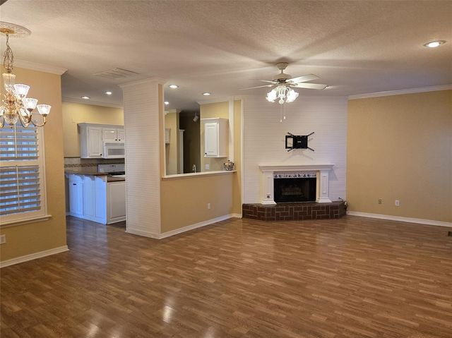 9020 N Timberview Drive, Midwest City, OK 73130