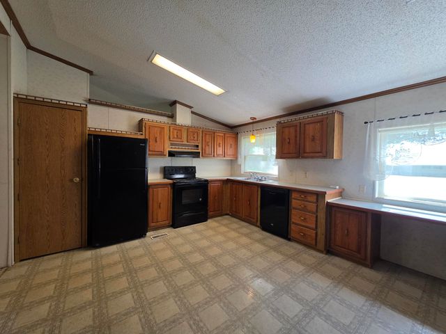60334 E 252 Lane, Grove, OK 74344