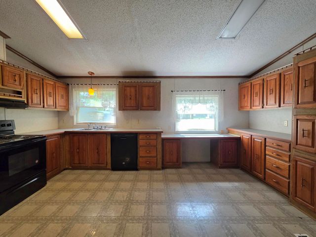 60334 E 252 Lane, Grove, OK 74344
