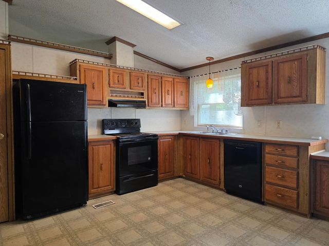 60334 E 252 Lane, Grove, OK 74344